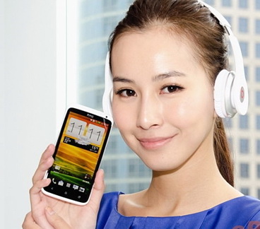 HTC One X Deluxe будет дополнен наушниками Beats Solo